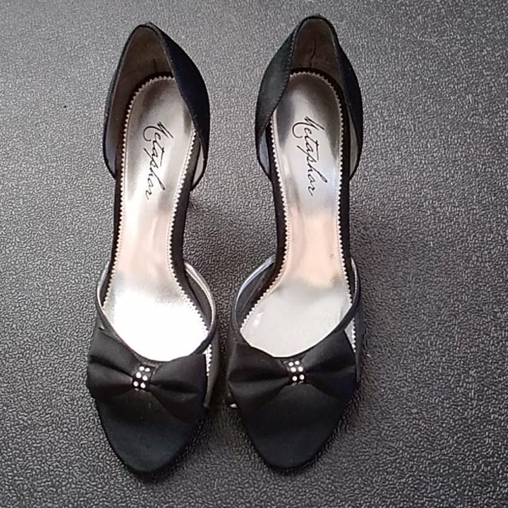 Women's Heels - Picture 2 of 6